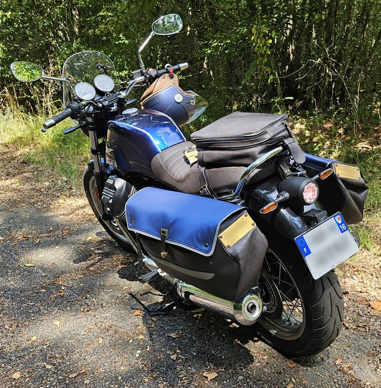 Moto Guzzi V7 850 Special 2023 Blu Formale – 4 375 km – révision 07/2026 — photo 1 sur 5