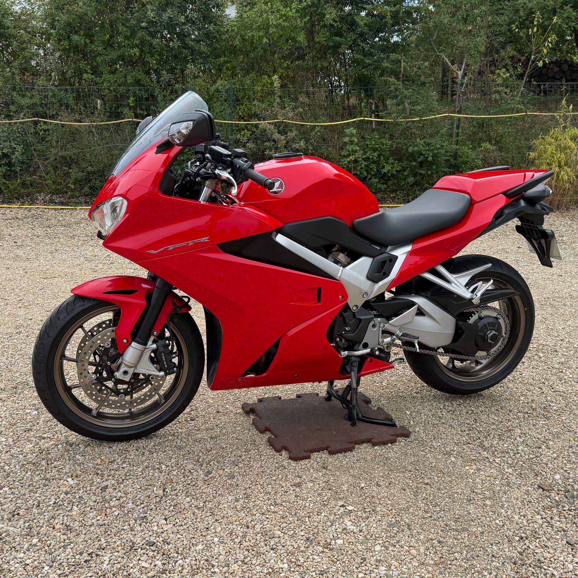 Honda VFR800F — photo 1 sur 12