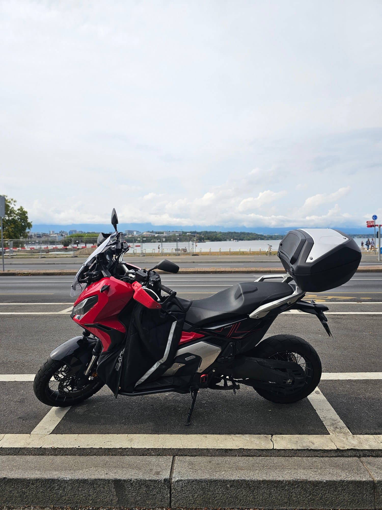 Honda X-ADV 2023 — photo 1 sur 7
