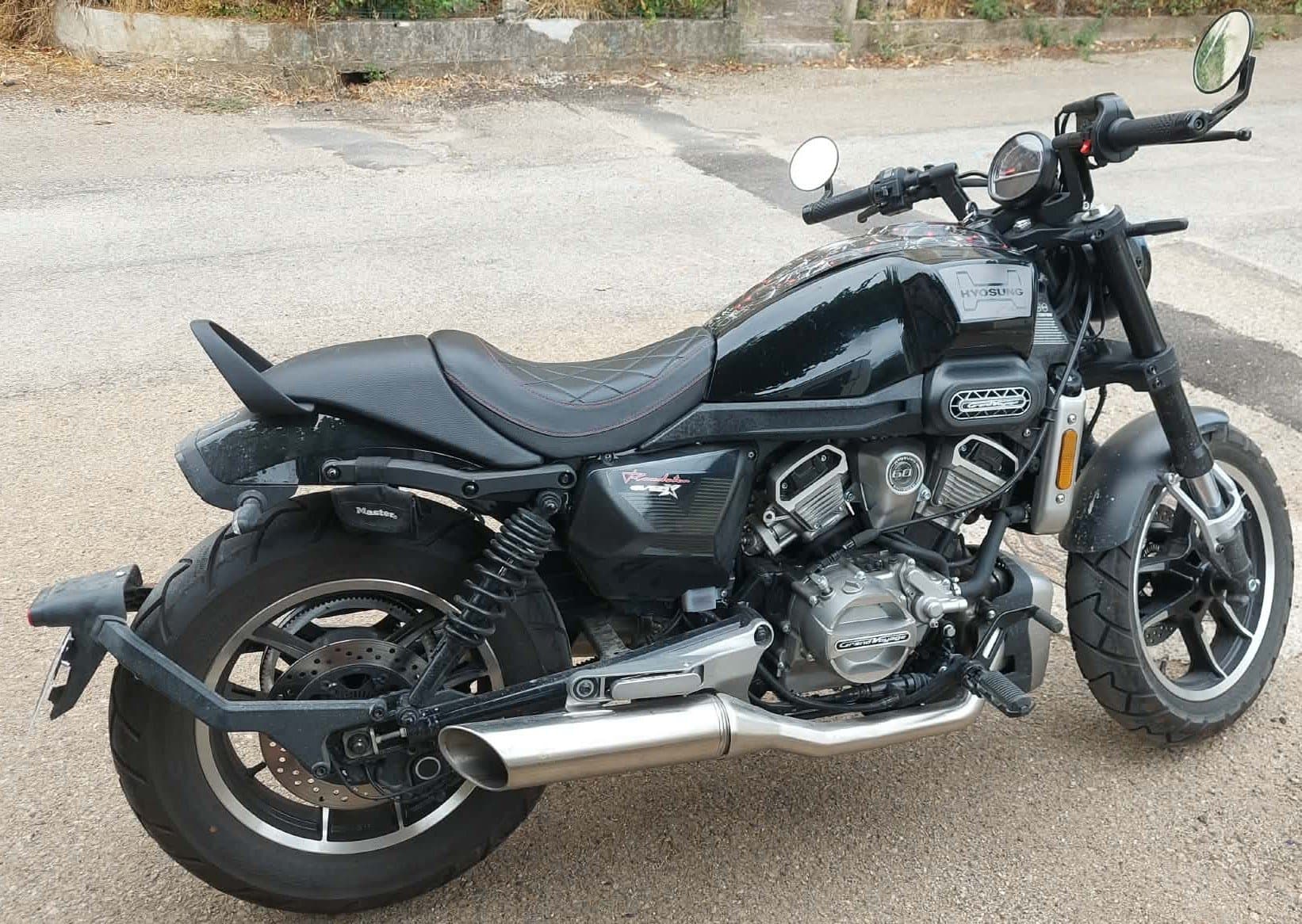 Hyosung gvx 125, première main 6258km — photo 1 sur 4