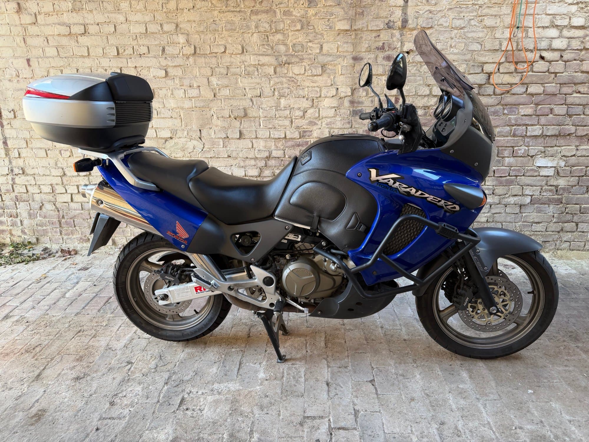 Honda 1000 Varadero — photo 1 sur 9